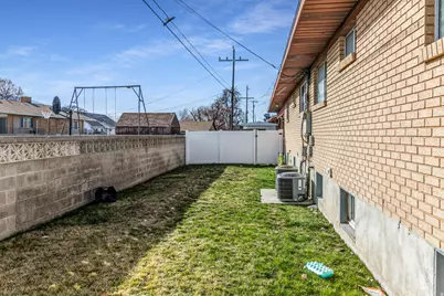 254 W Pioneer Cir, Midvale, UT 84047 - Photo 19