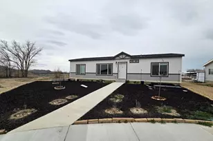 704 E Pne St, Wellington, UT 84542 - Photo 1