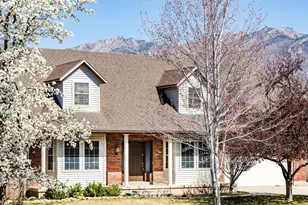 2543 E Cliff Swallow Dr S, Sandy, UT 84093 - Photo 37