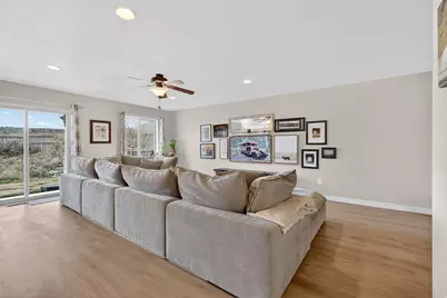 4035 E Oakland Hills Dr, Eagle Mountain, UT 84005 - Photo 9