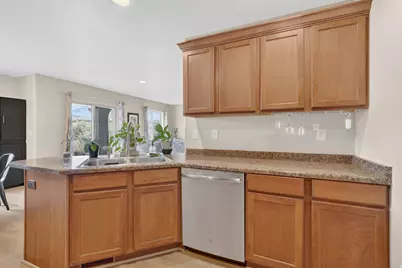 4035 E Oakland Hills Dr, Eagle Mountain, UT 84005 - Photo 3