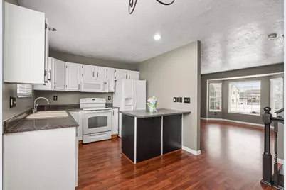 2493 W 1850 N, Clinton, UT 84015 - Photo 9