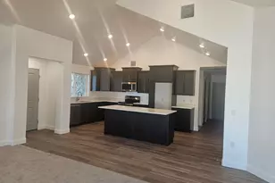 832 N 250 St E, Tooele, UT 84074 - Photo 3