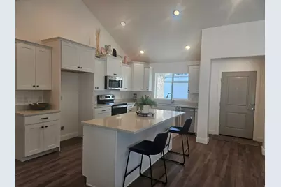 832 N 250 St E #B, Tooele, UT 84074 - Photo 17