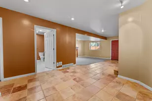 1447 E Edgecliff Dr, Sandy, UT 84092 - Photo 29