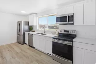 372 N Overland E, Tooele, UT 84074 - Photo 9