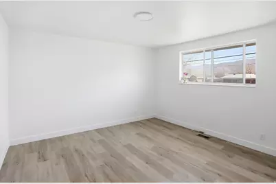 372 N Overland E, Tooele, UT 84074 - Photo 11