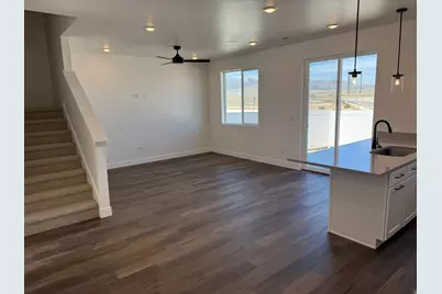 667 E Ryegrass Dr #302, Eagle Mountain, UT 84005 - Photo 3