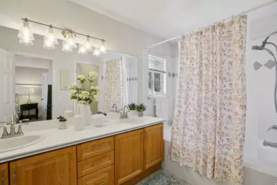 9101 S Enchanted Oak Ln, Sandy, UT 84094 - Photo 21