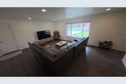 918 W 4350 S, Riverdale, UT 84405 - Photo 11