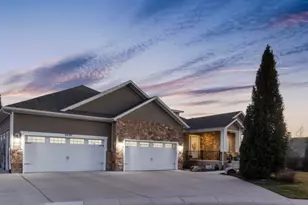 2420 E Royal Pne Cv, Cottonwood Heights, UT 84093 - Photo 3