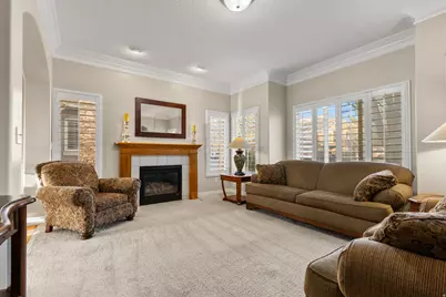 679 E Clearwater Dr, Layton, UT 84041 - Photo 7