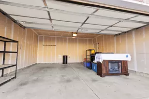 679 E Clearwater Dr, Layton, UT 84041 - Photo 29