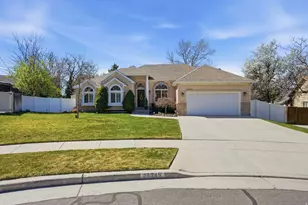 10346 S Woodglen Circle, Sandy, UT 84092 - Photo 1