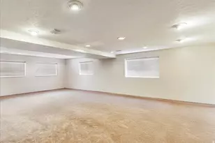 2486 W Winding Way, South Jordan, UT 84095 - Photo 37