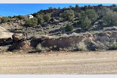 634 Black Steer Rd, Aneth, UT 84510 - Photo 47