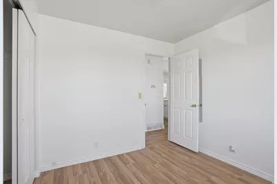 5960 S Tumerick Ct W, Salt Lake City, UT 84118 - Photo 9