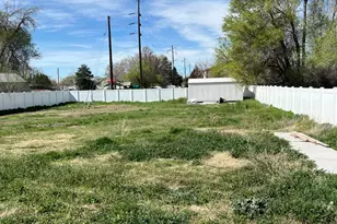 5701 S 2700 W, Roy, UT 84067 - Photo 13