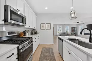 979 W Shoreline Dr, Layton, UT 84041 - Photo 9