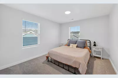 979 W Shoreline Dr, Layton, UT 84041 - Photo 19