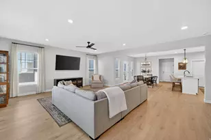 979 W Shoreline Dr, Layton, UT 84041 - Photo 5