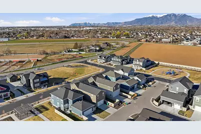 979 W Shoreline Dr, Layton, UT 84041 - Photo 35
