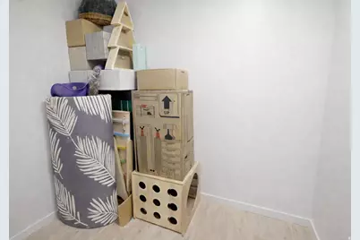 11779 S Windcroft Ct E, Sandy, UT 84092 - Photo 31