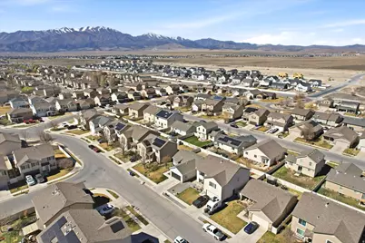 2341 E Summit Way, Eagle Mountain, UT 84005 - Photo 31