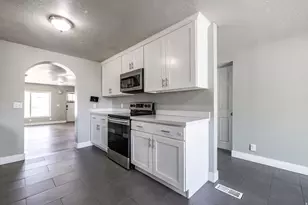 150 S 450 E, Clearfield, UT 84015 - Photo 3