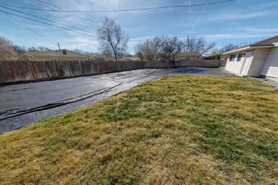 4929 S 1950 W, Taylorsville, UT 84129 - Photo 23