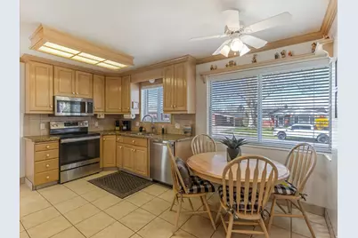 978 N 170 E, Bountiful, UT 84010 - Photo 9