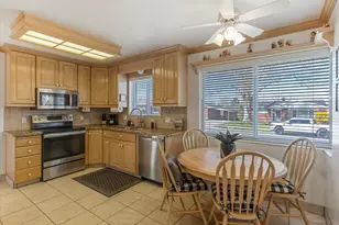 978 N 170 E, Bountiful, UT 84010 - Photo 9