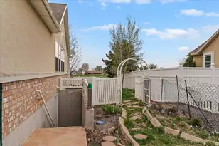1857 W 2575 S, Syracuse, UT 84075 - Photo 29