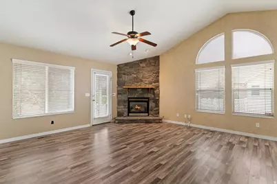 1857 W 2575 S, Syracuse, UT 84075 - Photo 3