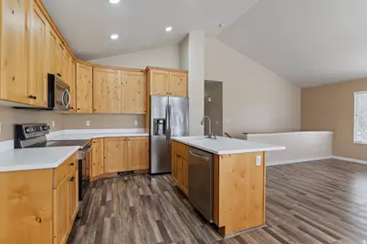 1857 W 2575 S, Syracuse, UT 84075 - Photo 9