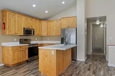 1857 W 2575 S, Syracuse, UT 84075 - Photo 7