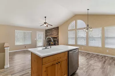 1857 W 2575 S, Syracuse, UT 84075 - Photo 11
