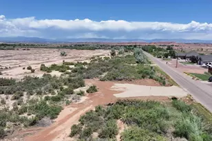 862 S 2500 E, Roosevelt, UT 84066 - Photo 1