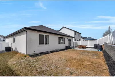 4098 N Fairfield Dr, Eagle Mountain, UT 84005 - Photo 13
