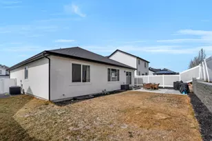 4098 N Fairfield Dr, Eagle Mountain, UT 84005 - Photo 13