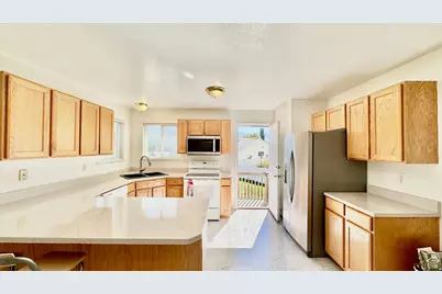 241 Sunstone Cir, Logan, UT 84321 - Photo 5