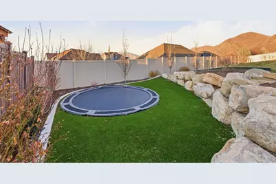 194 W Meadow Lark Ln, Elk Ridge, UT 84651 - Photo 45