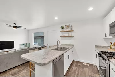 228 E Hummingbird Ct, Saratoga Springs, UT 84045 - Photo 11