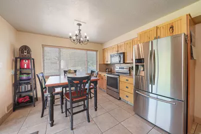 5572 S Avalon Dr, Murray, UT 84107 - Photo 5