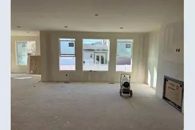 461 W Summerhill Ln W, Centerville, UT 84014 - Photo 5