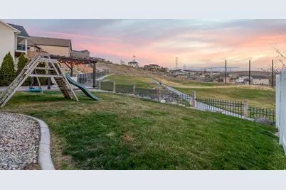 9032 N Barton Creek Dr, Eagle Mountain, UT 84005 - Photo 7