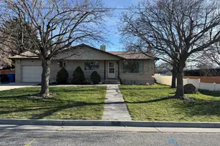 176 W Center St, Smithfield, UT 84335 - Photo 35