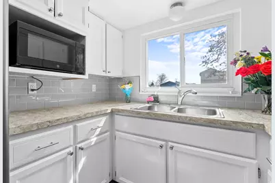 538 W 2100 N, Harrisville, UT 84414 - Photo 9