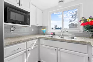 538 W 2100 N, Harrisville, UT 84414 - Photo 9