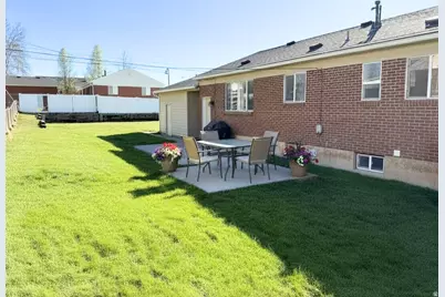 4546 S 300 E, Washington Terrace, UT 84405 - Photo 17